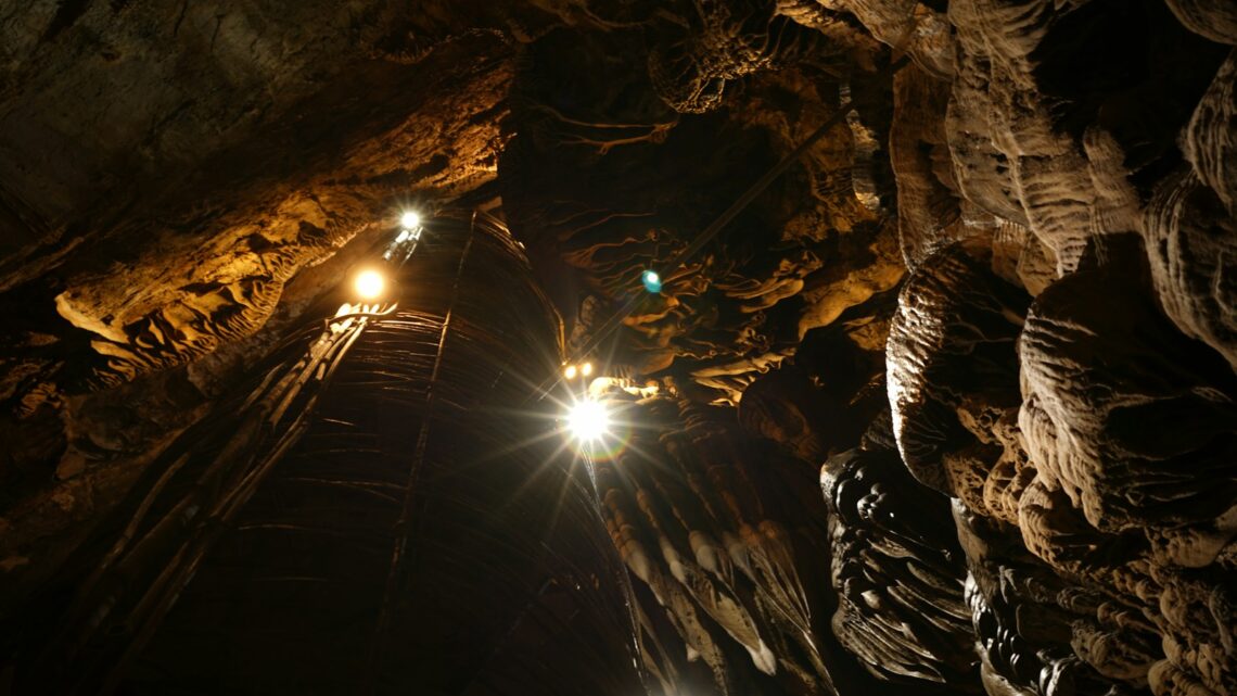 Quelles merveilles cachées se trouvent dans les grottes et cavernes d’Italie ?